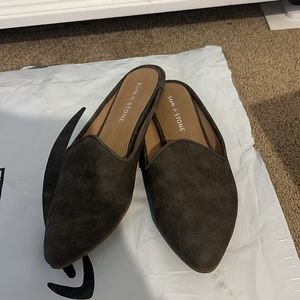 PREOWNED WOMENS GRAY MULES
